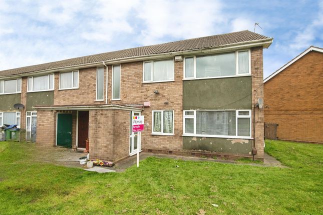 2 bed property, in Tudor Court, £60,000