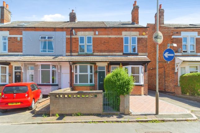 2 bed property, in Church Road, £187,500