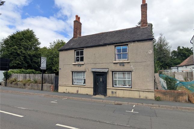 4 bed property, in Vineyard Road, £140,000