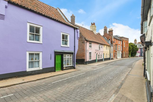 4 bed property, in Bridge Street, £600,000