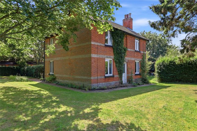 3 bed property, in Harkstead, £425,000