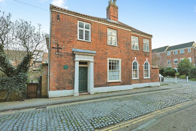 1 bed property, in Calvert Street, £190,000
