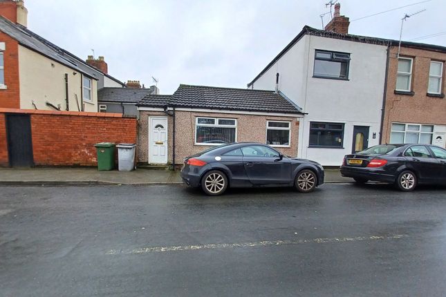 1 bed property, in Withens Lane, £75,000
