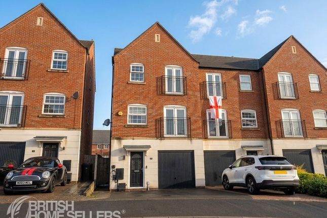 4 bed property, in Gerards Way, £410,000