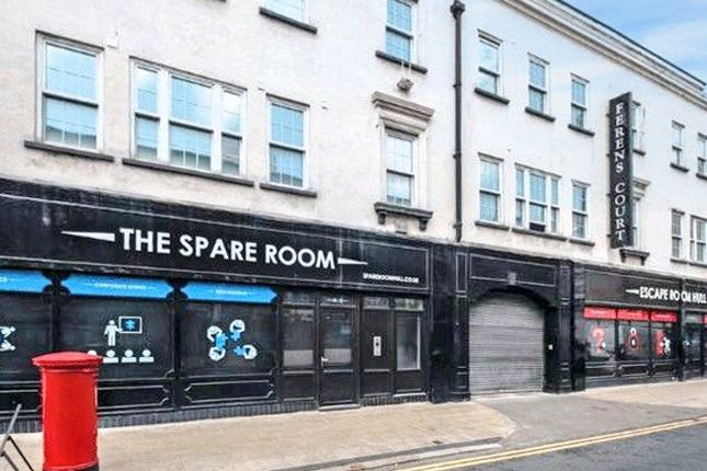 Studio, in Anlaby Road, £40,000