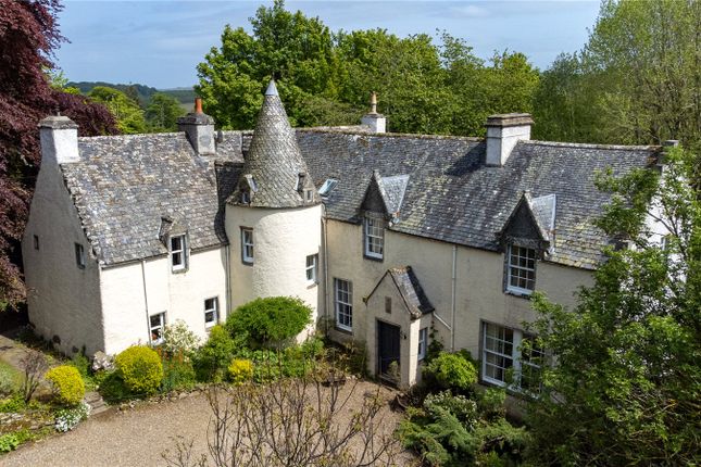 5 bed property, in Old Mayen, £735,000