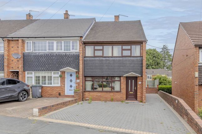 2 bed property, in Honeywall, £120,000