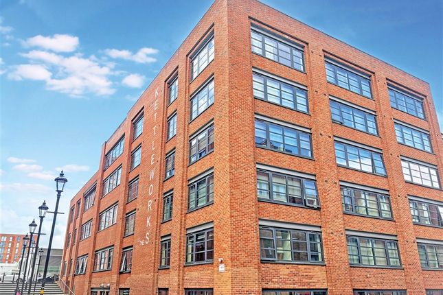 2 bed property, in Pope Street, £130,000