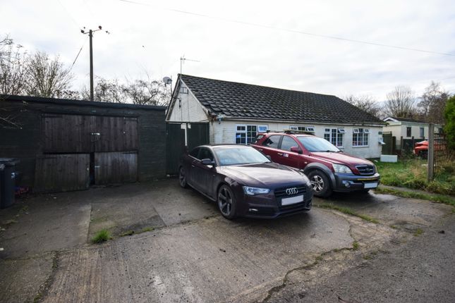 4 bed property, in Main Road, £205,000
