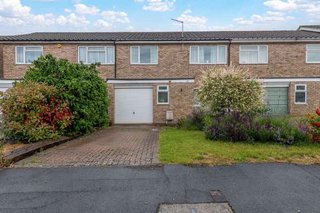 4 bed property, in St. Laurence Road, £400,000