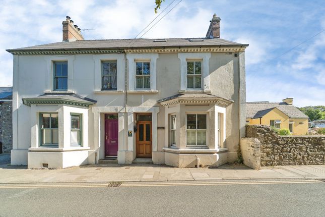 4 bed property, in High Street, £450,000