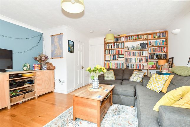 4 bed property, in Jenner Way, £360,000