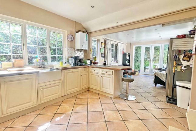 3 bed property, in The Green, £600,000
