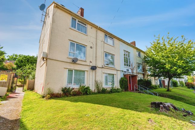 2 bed property, in Neva Road, £130,000