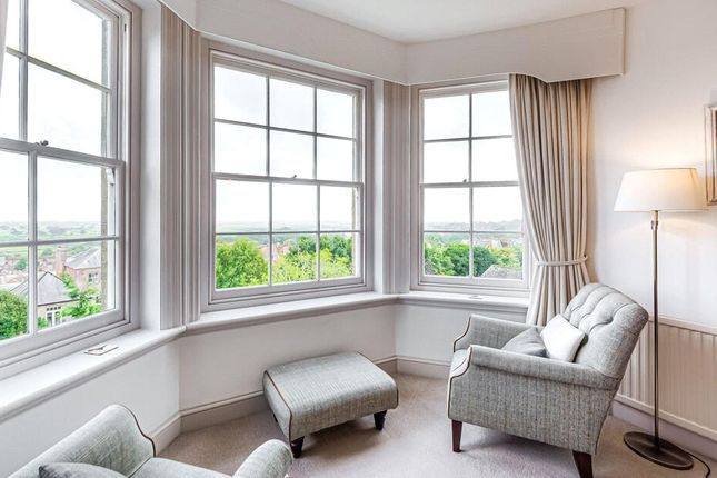2 bed property, in London Road, £550,000