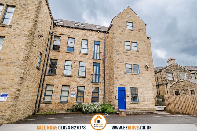 2 bed property, in Water Street, £80,000