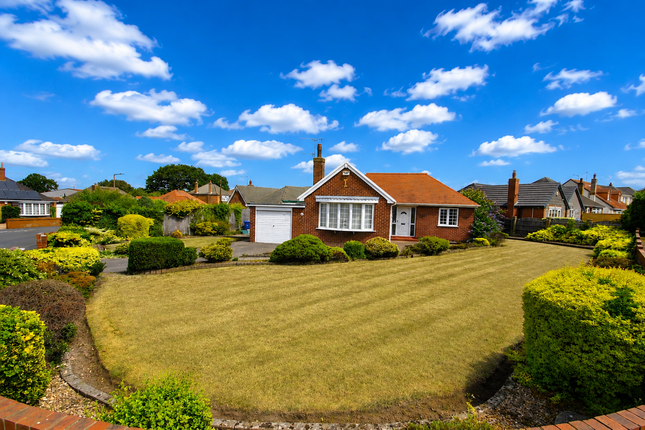 3 bed property, in Valley Drive, £320,000