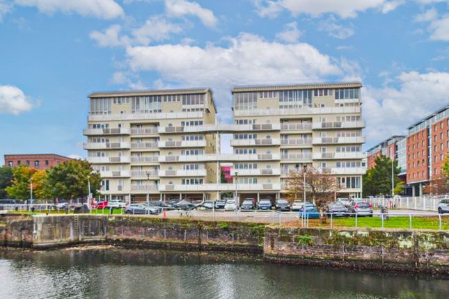2 bed property, in Royal Quay, £150,000