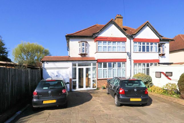 3 bed property, in Midholm Road, £600,000