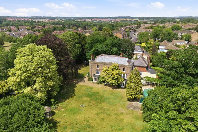 8 bed property, in Glebe Court, £1,495,000