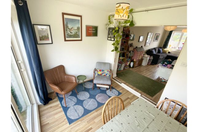 2 bed property, in Wife Of Bath Hill, £280,000