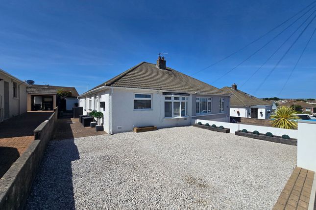 2 bed property, in Goldsmith Close, £230,000