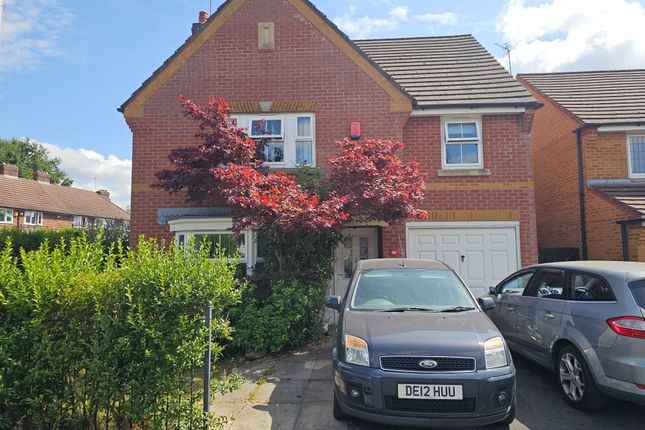 4 bed property, in Oakcliffe Road, £450,000