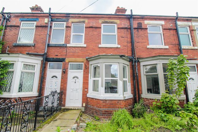 2 bed property, in Belle Vue Road, £150,000