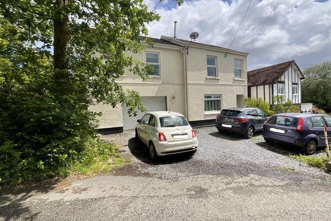 5 bed property, in Tir Syr Walter, £390,000