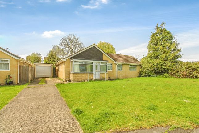 3 bed property, in Hollis Way, £300,000