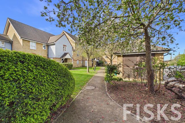 1 bed property, in London Road, £140,000