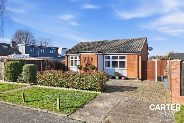 3 bed property, in The Close, £430,000