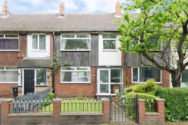 3 bed property, in Marfleet Lane, £60,000