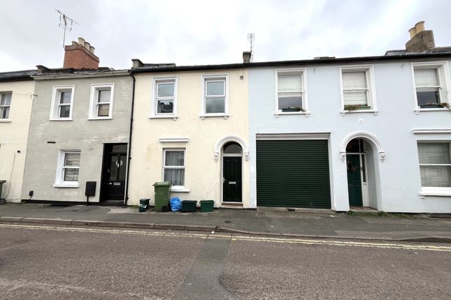 5 bed property, in Bennington Street, £300,000