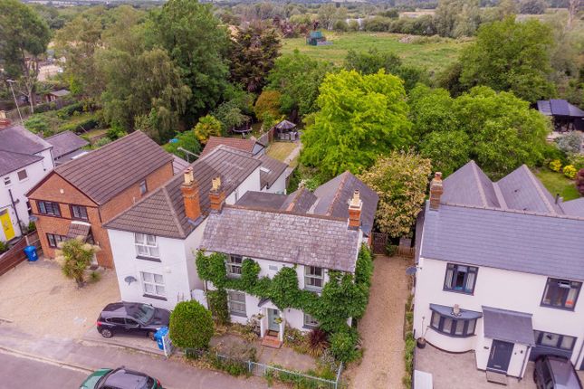 4 bed property, in Summerleaze Road, £900,000