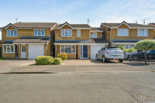 4 bed property, in Fountains Place, £305,000