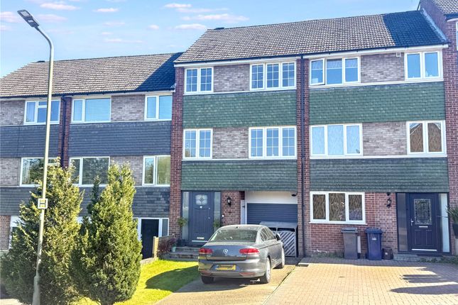 4 bed property, in South Close, £765,000