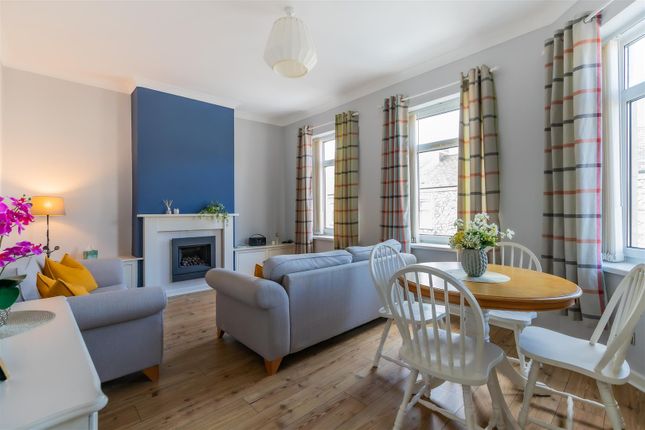 1 bed property, in Silver Street, £165,000