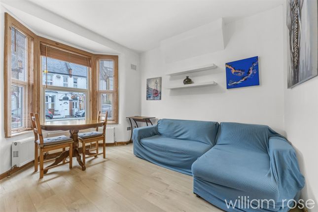 1 bed property, in Newbury Road, £325,000