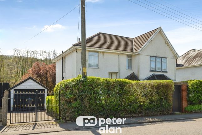 4 bed property, in Park Avenue, £320,000