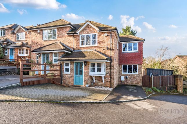 3 bed property, in St. Peters Gardens, £525,000