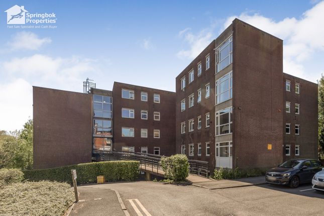 1 bed property, in Beech House, £180,000