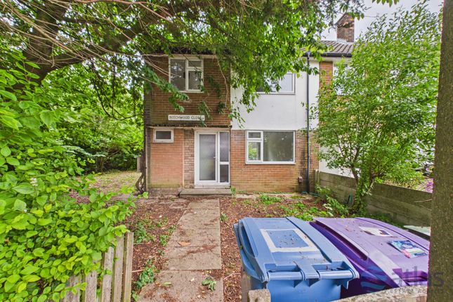 3 bed property, in Beechwood Close, £160,000