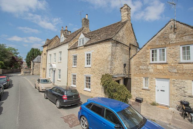 3 bed property, in The Green, £450,000