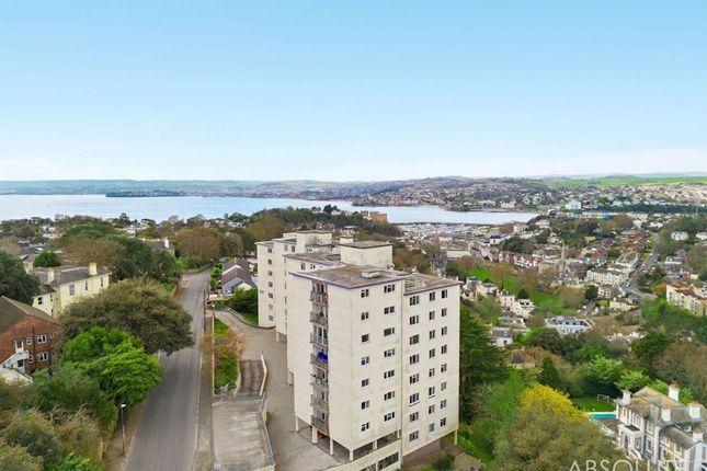 2 bed property, in Ridgeway Road, £130,000