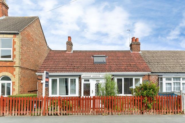 2 bed property, in Eastfield Road, £195,000