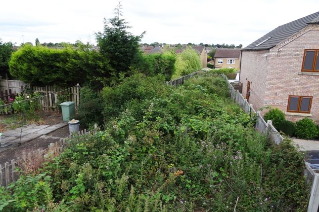 2 bed property, in Apple Tree Close, £85,000