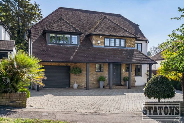 4 bed property, in Parkgate Avenue, £2,250,000