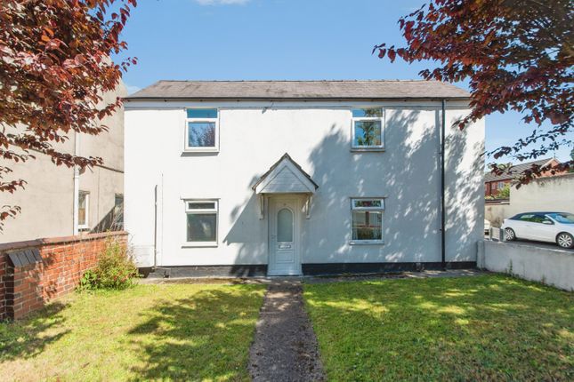 1 bed property, in Newark Road, £120,000