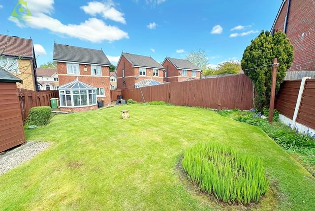 3 bed property, in Eastwood Close, £294,000